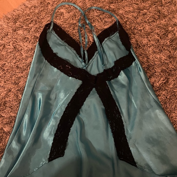 Silk and lace lingerie top - Picture 2 of 3